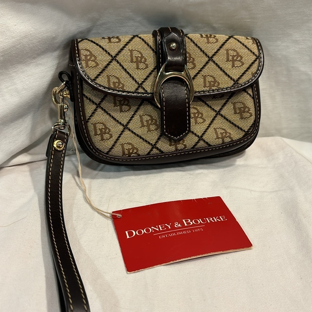 NWT Vintage Dooney & Bourke Wristlet Brown Leather Signature Print Wallet Pouch